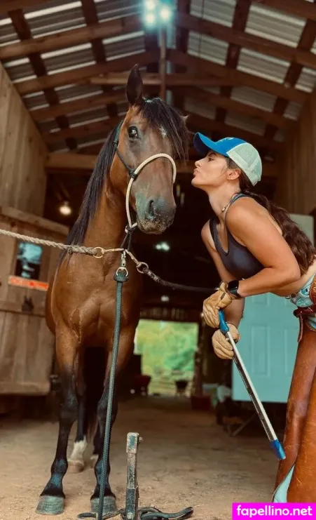 Artoftheequine OnlyFans Thumbnail #B1VJkhLf5v