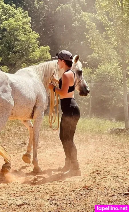 Artoftheequine OnlyFans Thumbnail #LL9pzerIAM