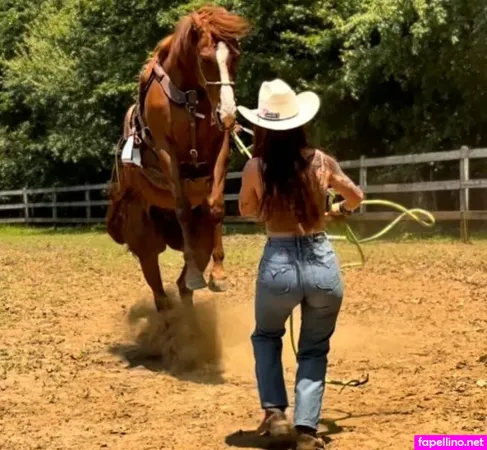 Artoftheequine OnlyFans Thumbnail #xMSudd376d