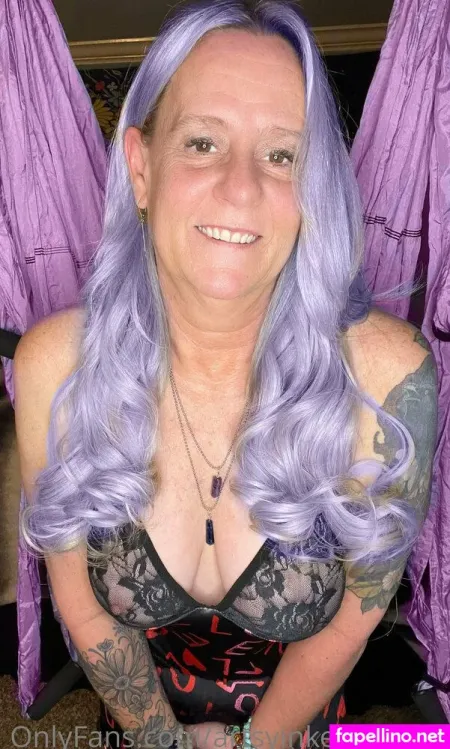 Artsyinkedblonde OnlyFans Thumbnail #Nts9wZsPeZ