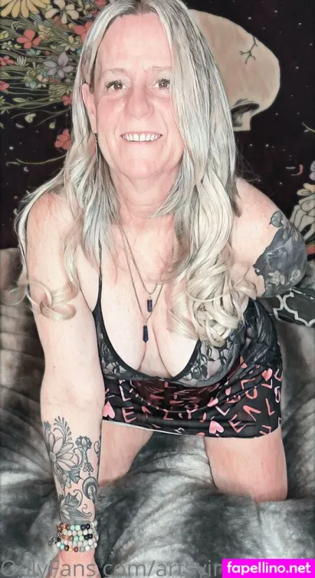 Artsyinkedblonde OnlyFans Thumbnail #TY83Krb82c