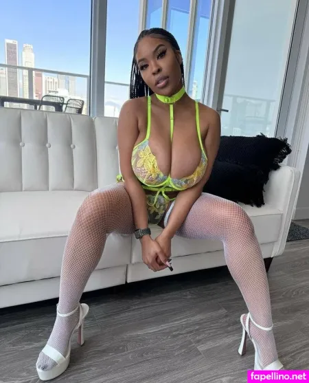 Aryana 2 OnlyFans Thumbnail #FzYg8nEP1s