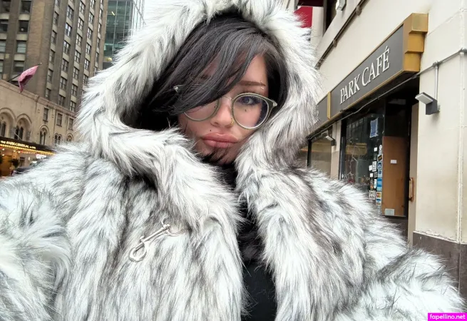 Ashhang3l OnlyFans Thumbnail #3RHwnfILY9