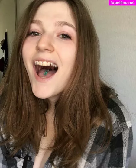 Ashleejune OnlyFans Thumbnail #D9VnVXm331