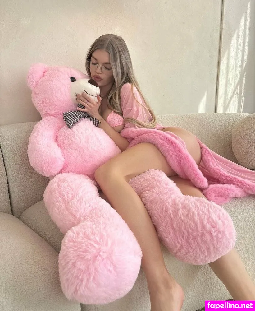 ashleemma, ashleemmae Nude Leaked OnlyFans Photo #8LLj4kuPSS