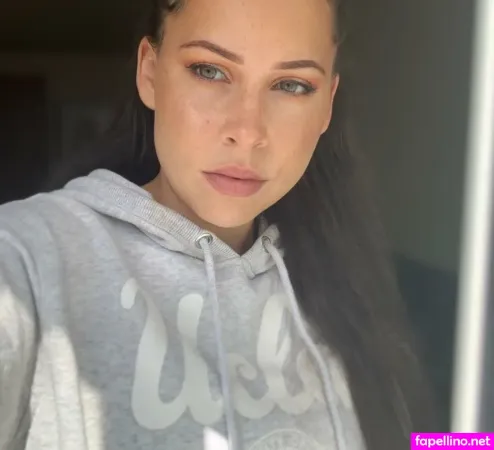 Ashleigh Stroude OnlyFans Thumbnail #INGAvdSx1t