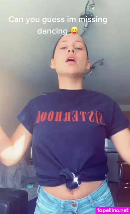 Ashleigh Stroude OnlyFans Thumbnail #XKXK1wW9Dn