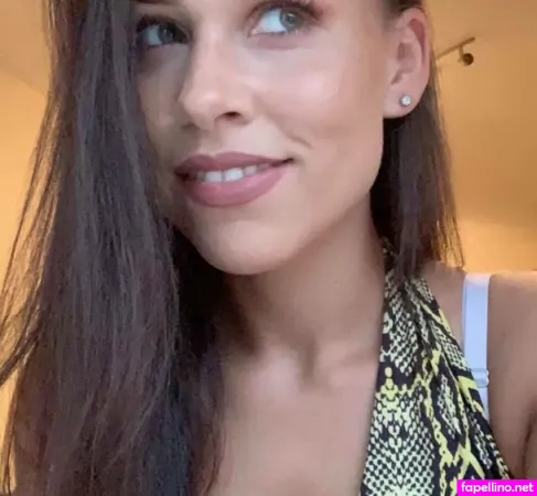 Ashleigh Stroude OnlyFans Thumbnail #txBpjiMHxd