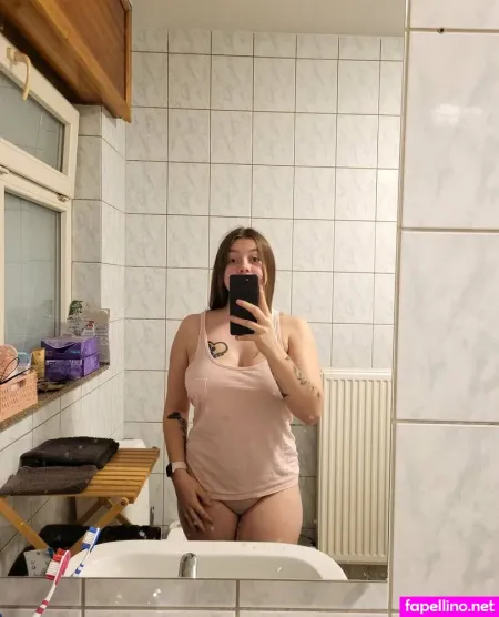 Ashley Dwm OnlyFans Thumbnail #ulkgFhS5dm