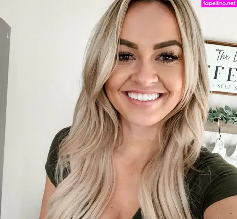 Ashley Freiberg OnlyFans Thumbnail #XVxWAM8aBQ