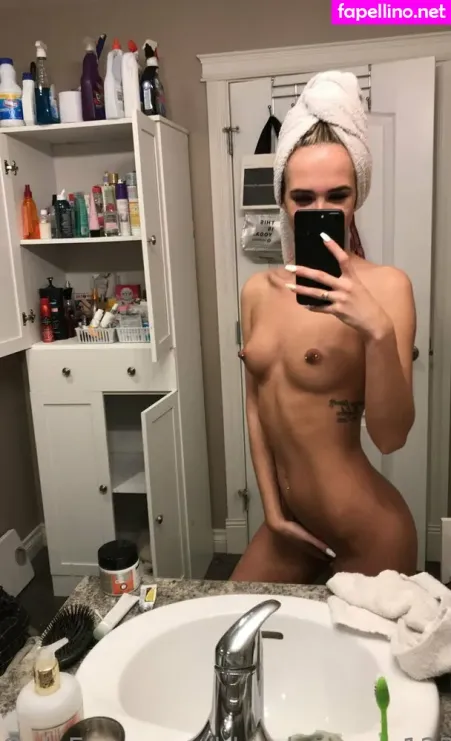 Ashley Higginson OnlyFans Thumbnail #E8yoP44ThZ