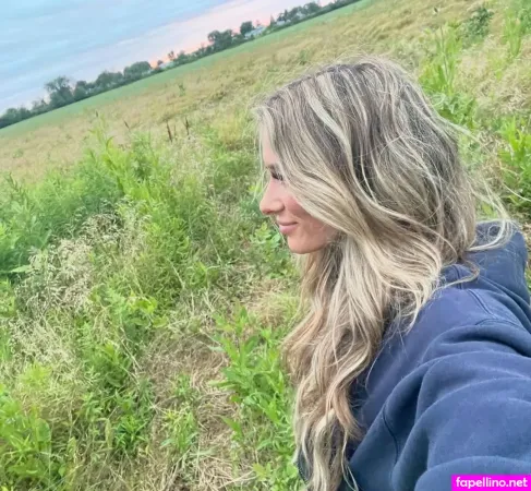 Ashley Kowalcyk OnlyFans Thumbnail #syx70kncm5