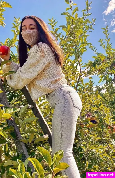 Ashley Madeiros OnlyFans Thumbnail #p5ThjpBgno