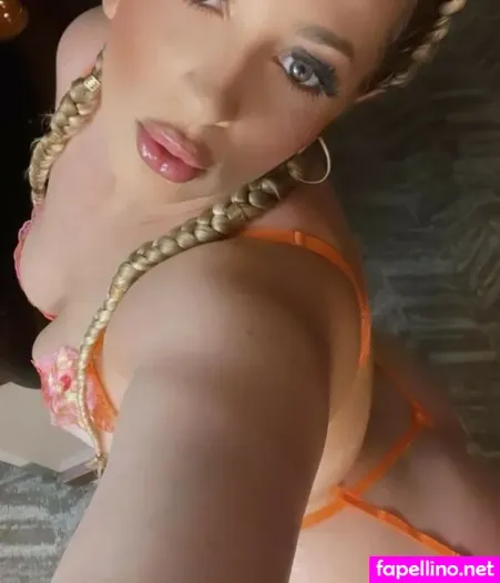 Ashley Moss OnlyFans Thumbnail #412XOmjnqL