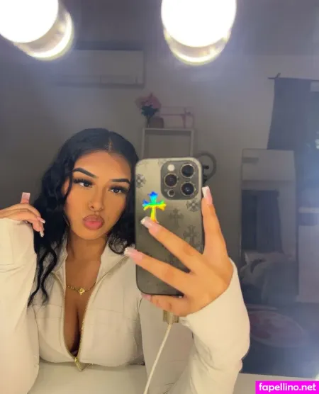 Ashleydesiraee OnlyFans Thumbnail #X1NFi4TXh5