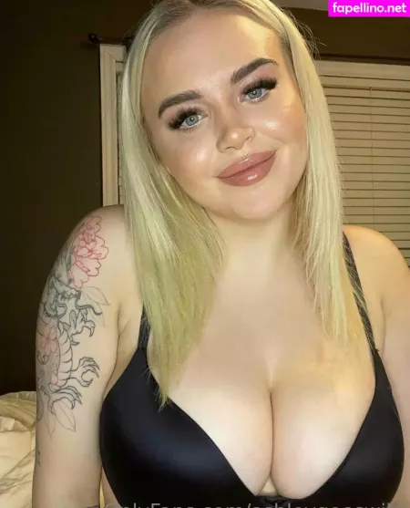 Ashleygoeswild OnlyFans Thumbnail #QXbmIwRuVd