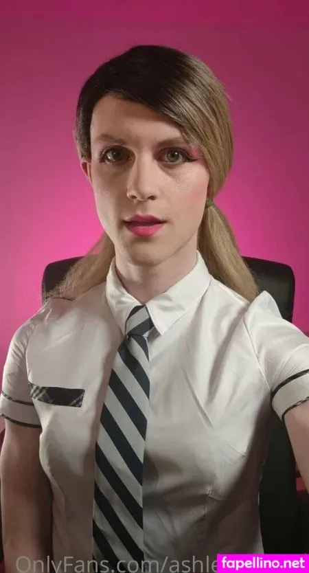 Ashleyloweuk OnlyFans Thumbnail #fCPalgQMqC