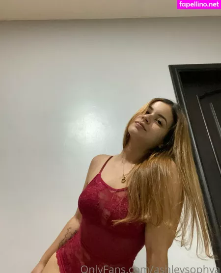 Ashleysophya OnlyFans Thumbnail #DyDEefZCjN