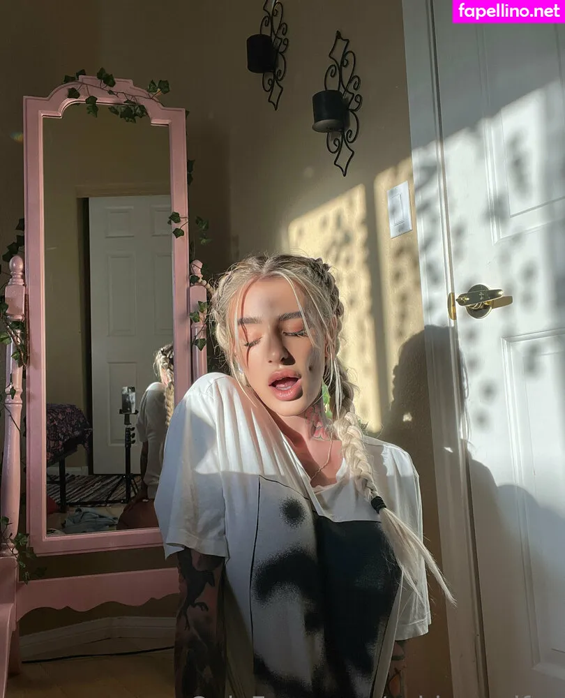 ashleywolfxo Nude Leaked OnlyFans Photo #3ryn1JqJxt