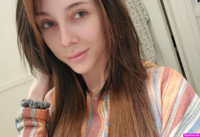 Ashlynnviolet OnlyFans Thumbnail #LwT8HWfWwU