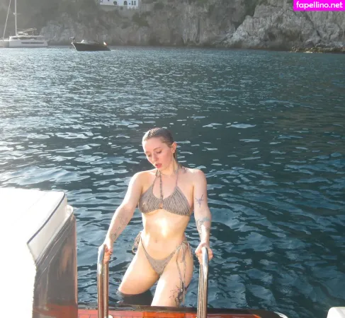 Ashnikko OnlyFans Thumbnail #d3FbhiDJOp