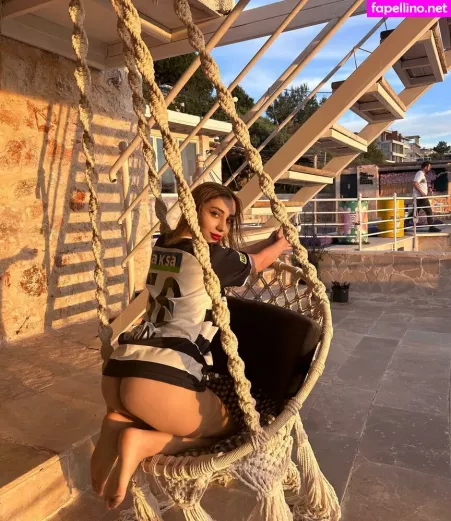 Askonuzelanur OnlyFans Thumbnail #9TcX1yQ4fS