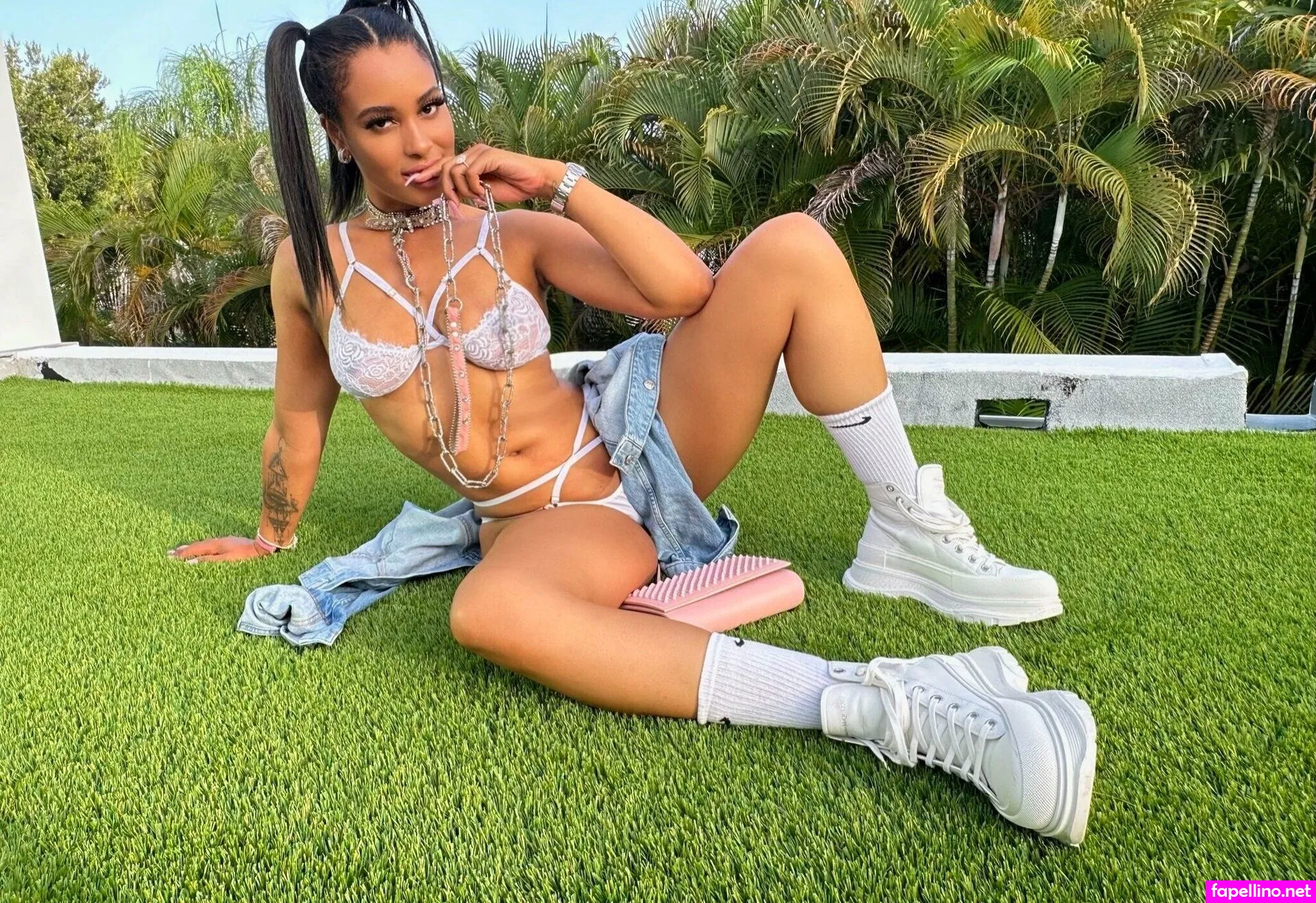assdowntofeet Nude Leaked OnlyFans Photo #5nkF2yBQXq