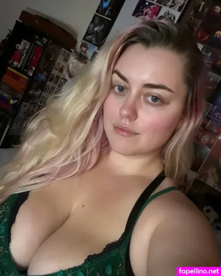 Astraaspera OnlyFans Thumbnail #walWkM5tmk