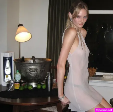 Astrid Voss OnlyFans Thumbnail #A98Kzcc21d