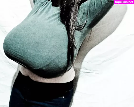 Astrid OnlyFans Thumbnail #Lmk7TZgJZ7