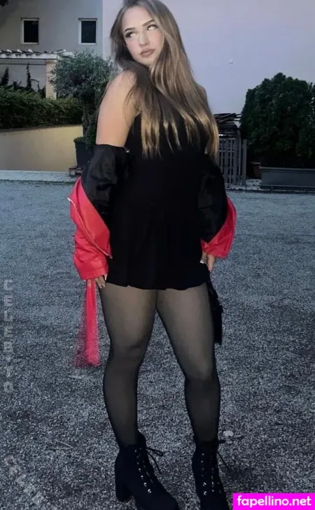 Athinque OnlyFans Thumbnail #VJns2JpO2R