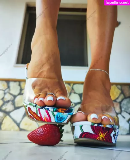 Atomictoez OnlyFans Thumbnail #2w1kTIhUv1