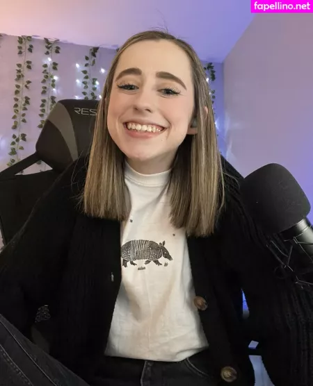Atwentysomethingloser OnlyFans Thumbnail #7y3N5St4IS
