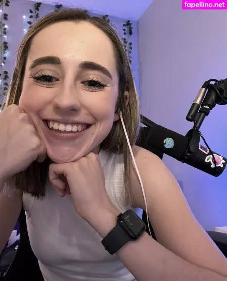 Atwentysomethingloser OnlyFans Thumbnail #8JoOs0jv40