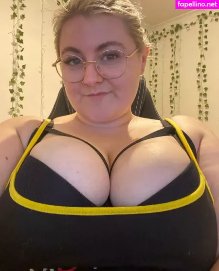 Audreyaura 1 OnlyFans Thumbnail #89kqfbCqni