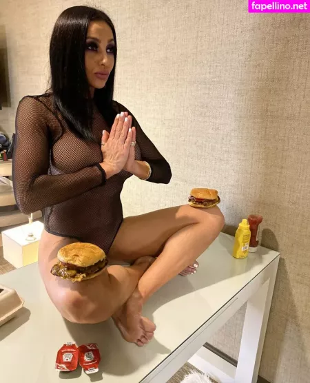 Audreybitoni OnlyFans Thumbnail #BAgPkTLs5N