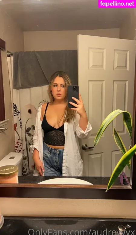 Audreyyyx OnlyFans Thumbnail #qVUREVTEBw