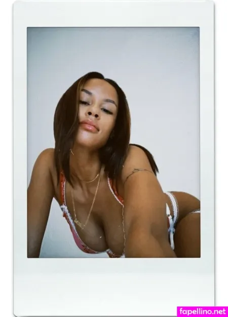 Augustlainesfree OnlyFans Thumbnail #YcSHUqzWaC