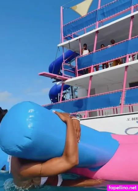 Augustlainesfree OnlyFans Thumbnail #zb02WsJiTz