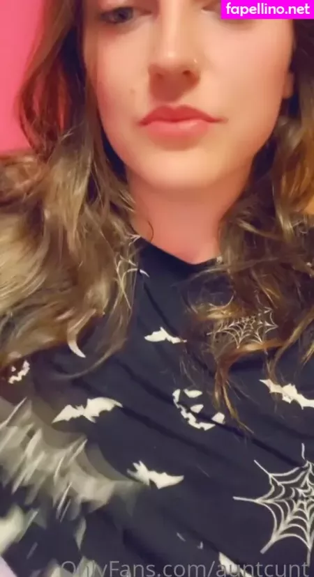 Auntcunt OnlyFans Thumbnail #yMzAev9Wr9