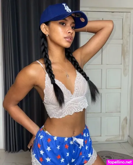 Aura Kimy OnlyFans Thumbnail #oi8EV2jcFV