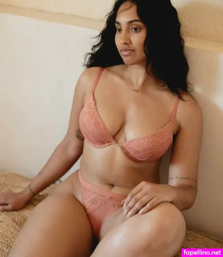 Aurea Febraio OnlyFans Thumbnail #g8LdnkskbG
