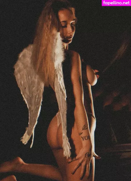Aurelia Belle OnlyFans Thumbnail #KXwUae0duZ