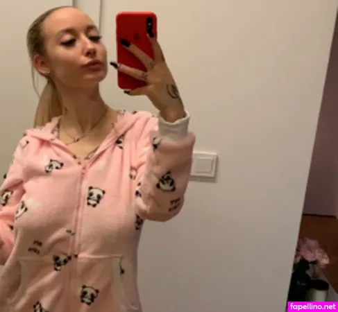 Aureliabelle OnlyFans Thumbnail #aeYFiNXaTq