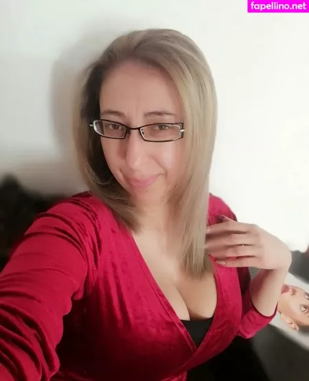 Aurica Velcota OnlyFans Thumbnail #B2b892e0mY