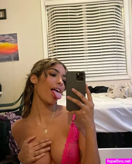 Aurorapillows 1 OnlyFans Thumbnail #0Kp94ChBny
