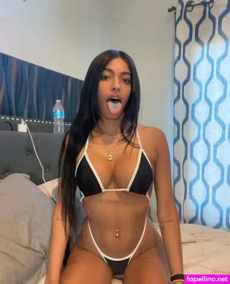 Aurorapillows 1 OnlyFans Thumbnail #g8uXlnn0yD