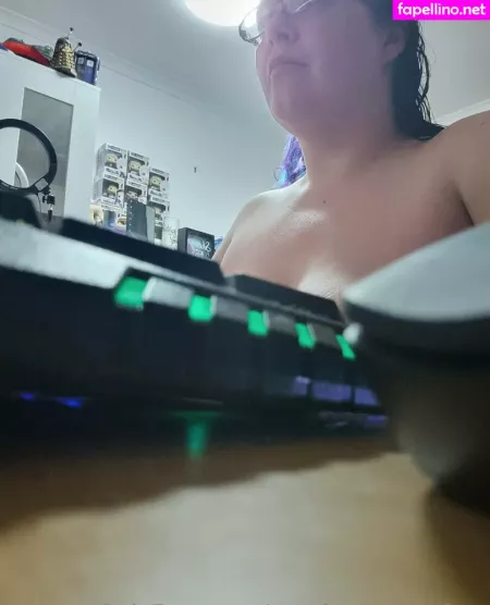 Aussiegiantessfree OnlyFans Thumbnail #Fgd0gkNJij