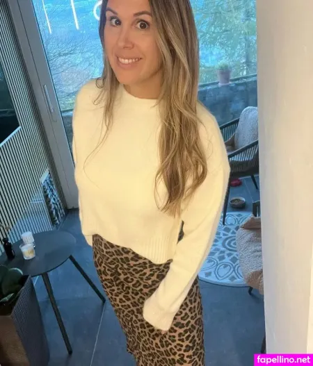 Austrian Mature Amateur Lady OnlyFans Thumbnail #T9I7xOB9oI