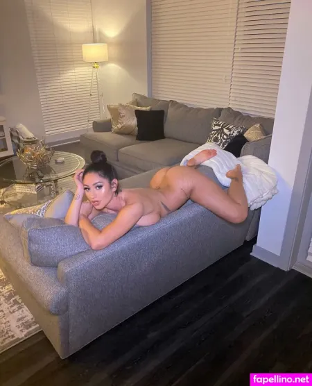 Authentic Bella OnlyFans Thumbnail #5oJGHyyUvZ